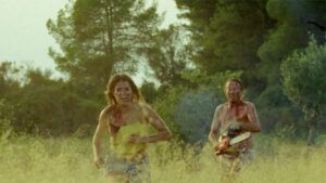 Júlia Lara y Dani Andreu en un fotograma del spot de MolinsTerror.